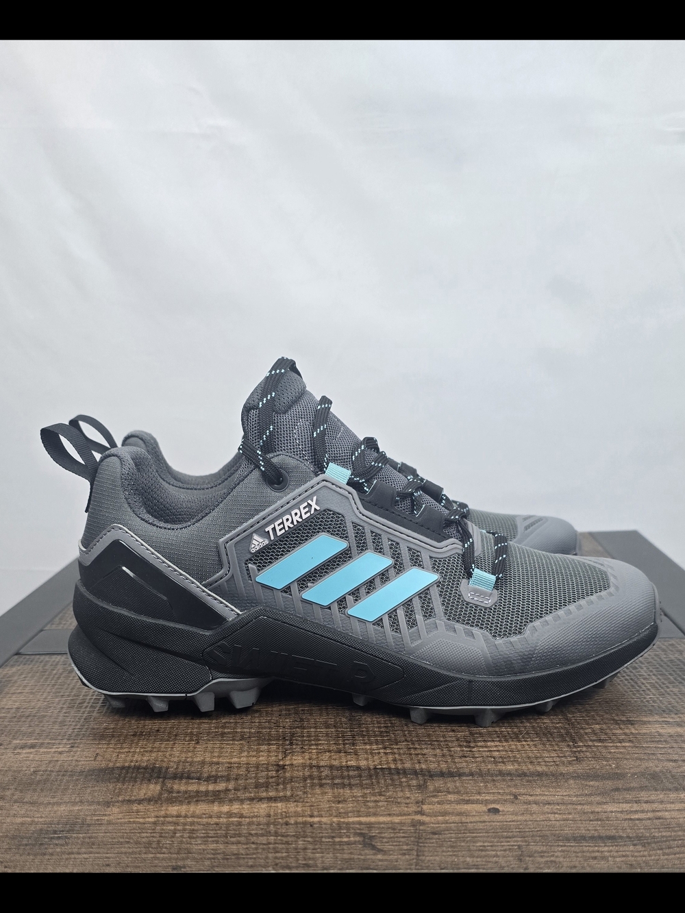 NWT Adidas Terrex Swift R3 W Hiking ShoesWomen's Size 9